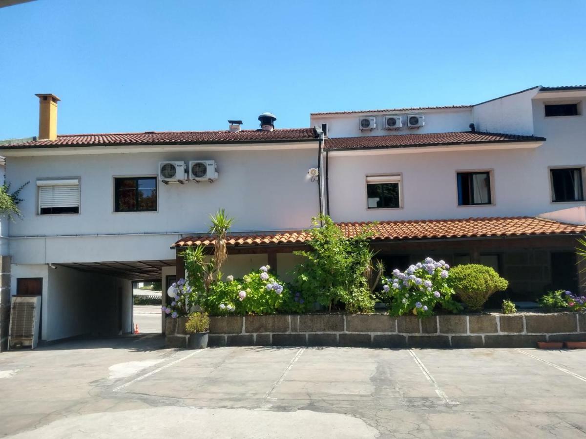 Отель Residencial Montanhes Вила-Реал Экстерьер фото